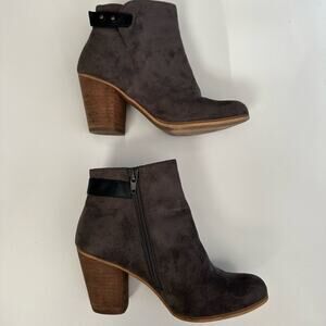 Abound Suede Ankle Gray Booties size 5.5
